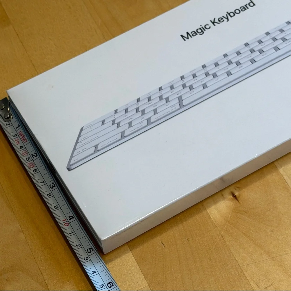 Apple Magic Keyboard in White